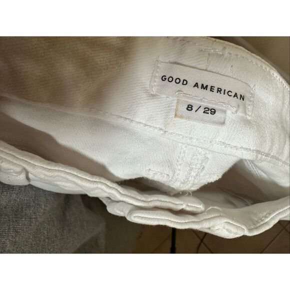 Good American Good Petite Straight Raw Hem Jeans Size 8 or 29 - Picture 6 of 7